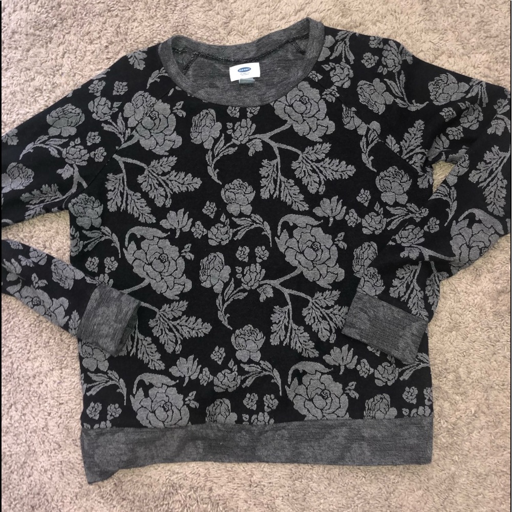 Old Navy women’s printed crew neck sweater